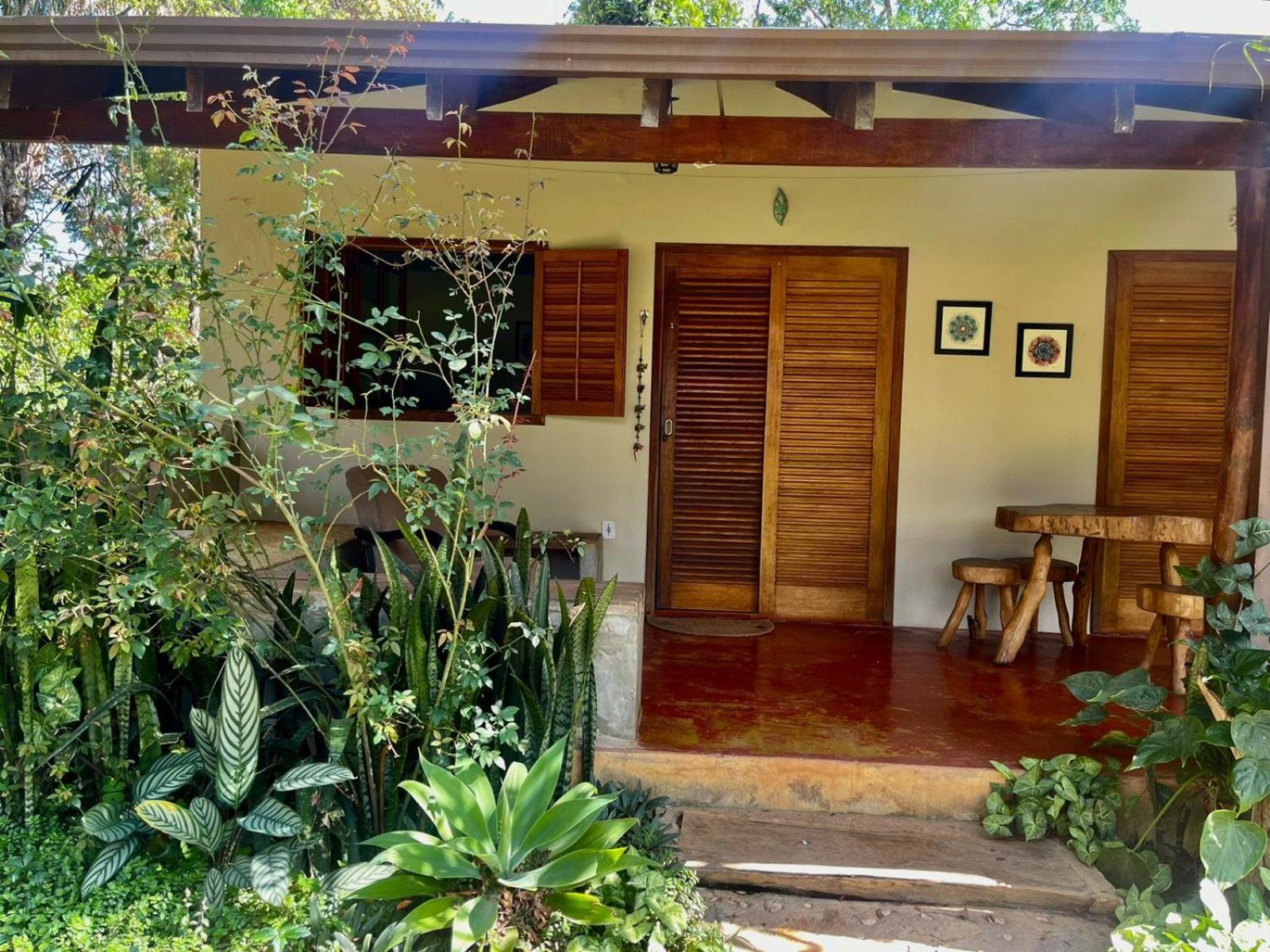 - Charmosa E Lodge