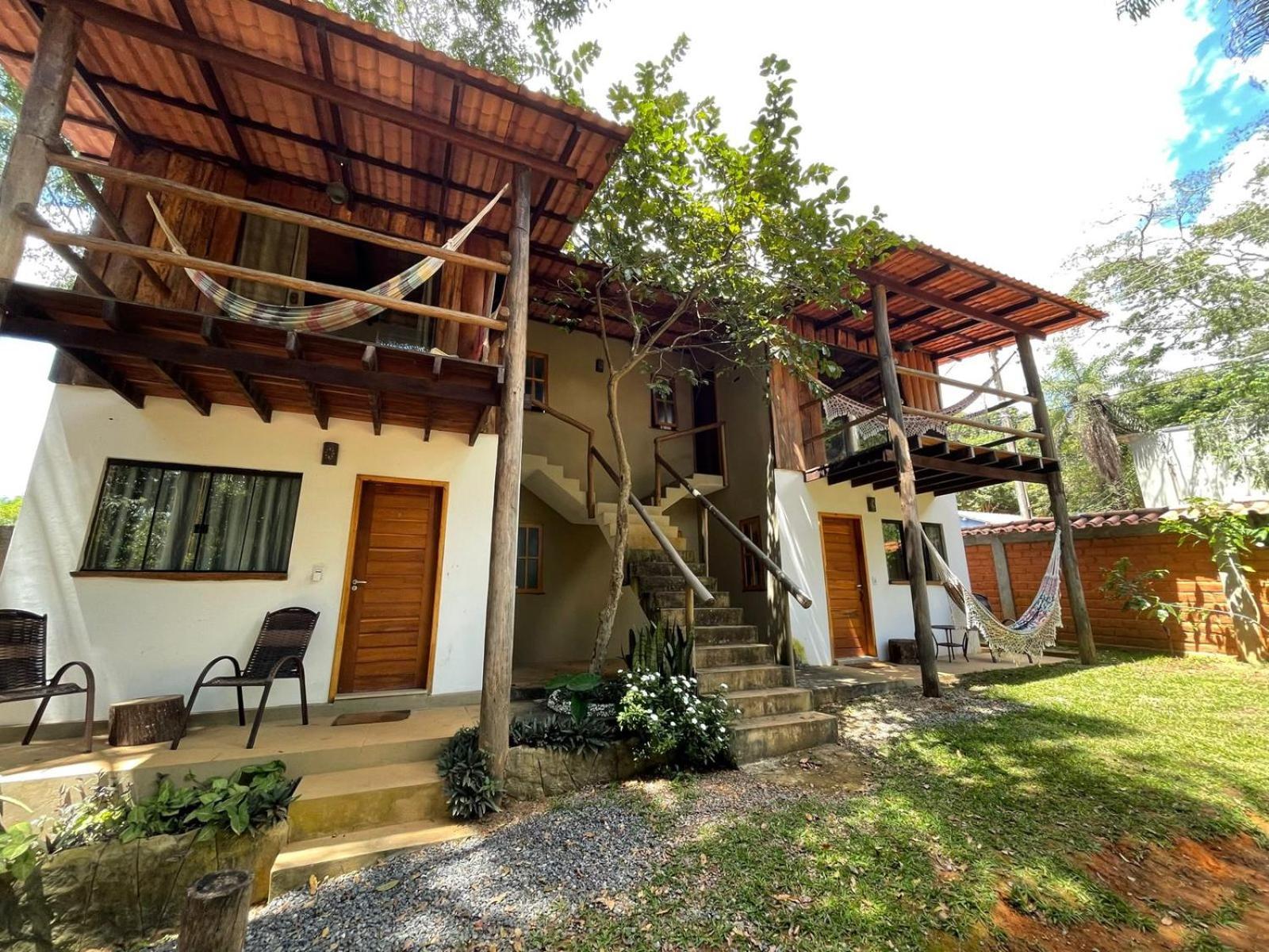 - Charmosa E Lodge